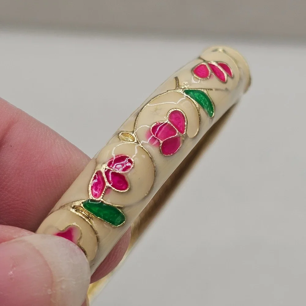 Enamel Floral Clamper Bracelet Cream Pink Gold Tone Hinged 7 Inch